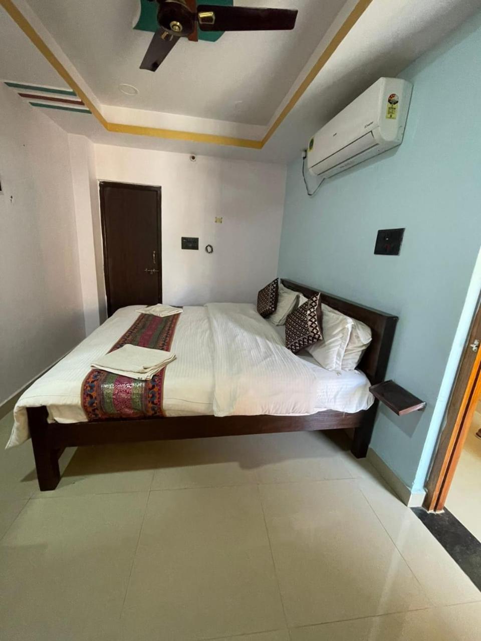 Hotel Neem Haveli Джайсалмер Экстерьер фото